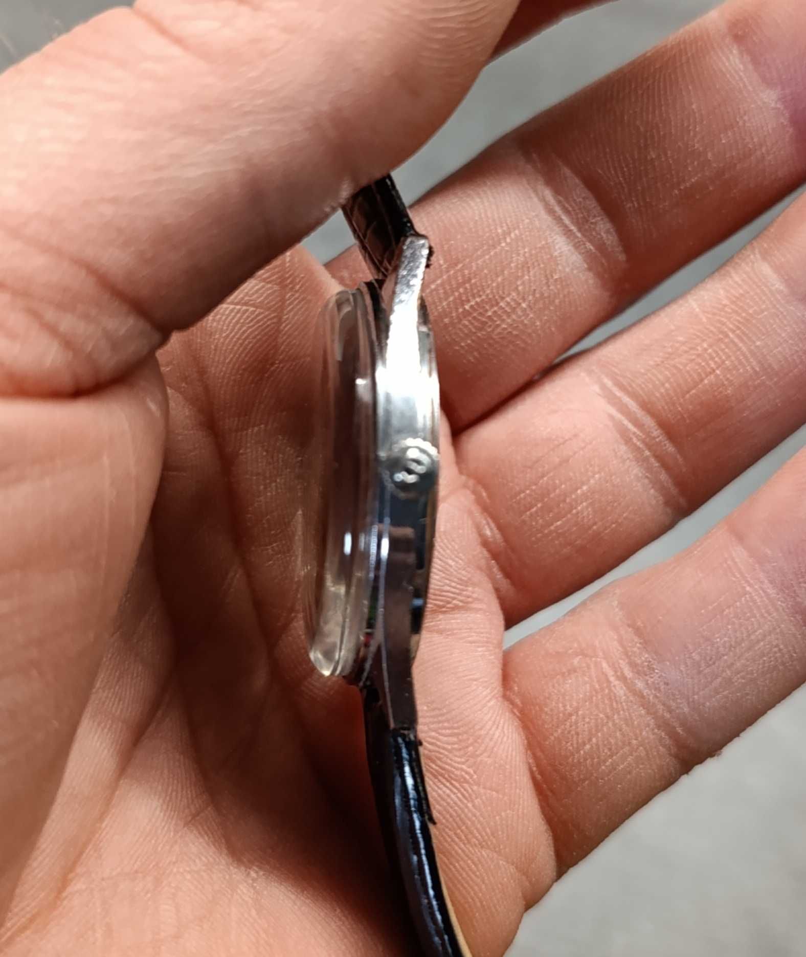 Zegarek Atlantic Worldmaster vintage czarny datownik, "murzynek"