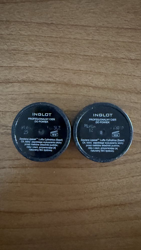 Inglot dwa pojedyncze cienie do powiek kolor zielony i szary