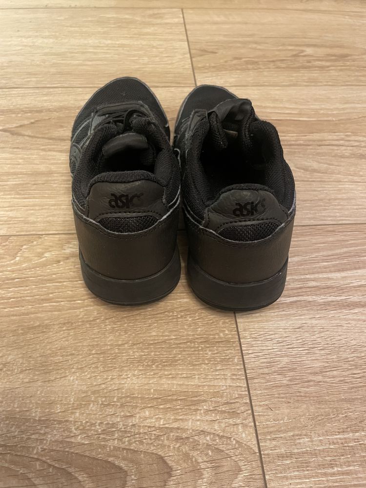 Buty Asics chłopięce