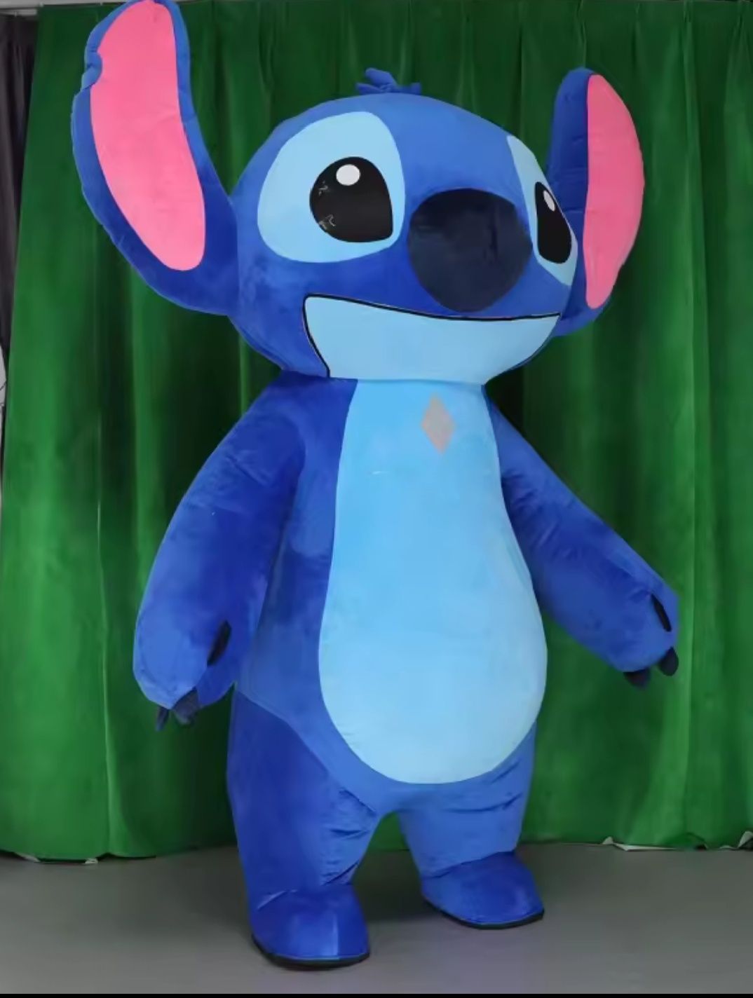 Żywe maskotki panda i Stitch
