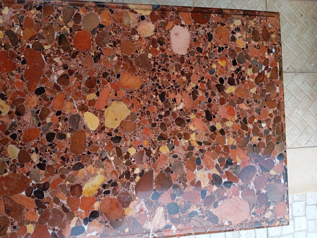 Mesa de apoio com tampo em brecha da Arrábida