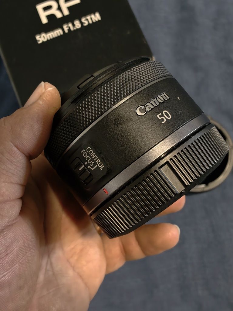 Canon RF 50mm F.18