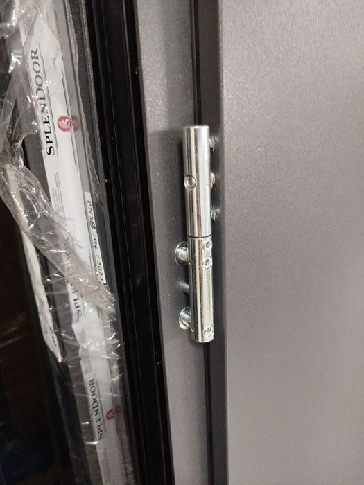 Drzwi zewnętrzne kompozytowe 100tki