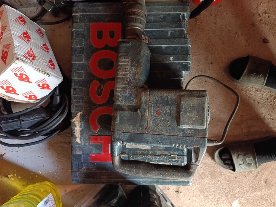 Перфератор бош 2/28 відбійник бош GSH 11 E