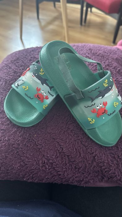 Zielone klapki gumowe 26