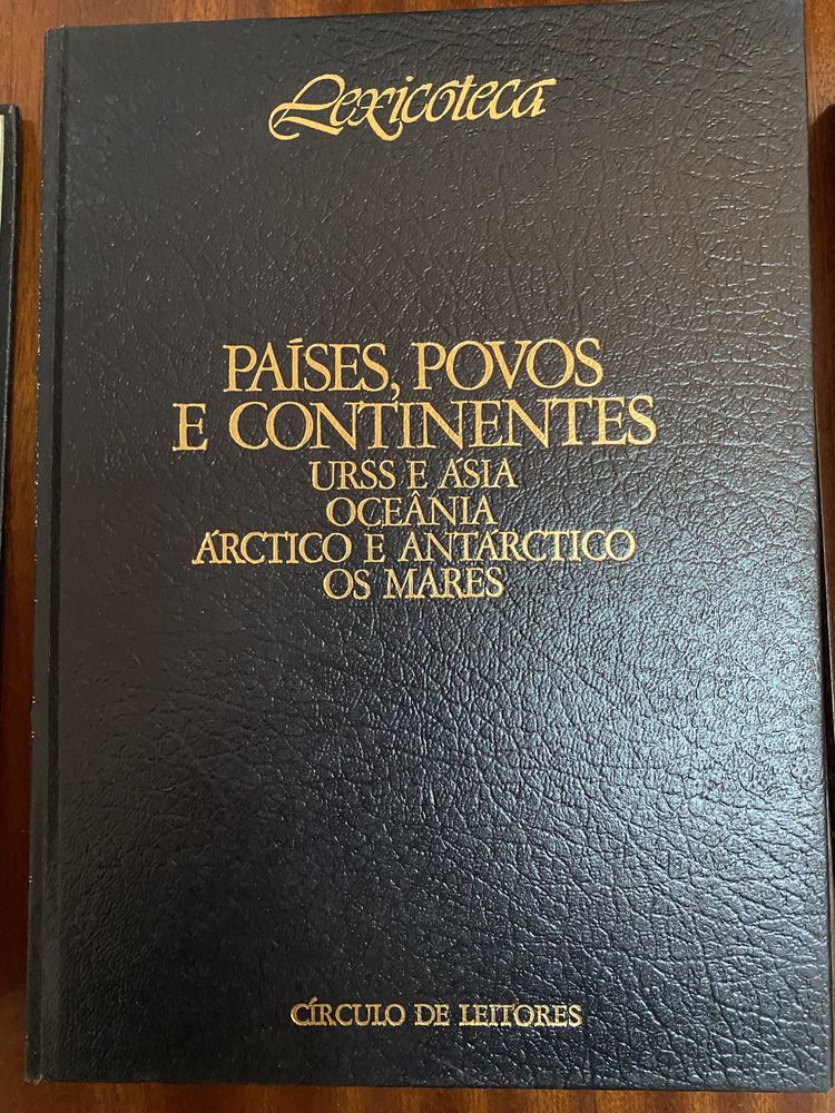 4 volumes coleção Países, Povos e Continentes