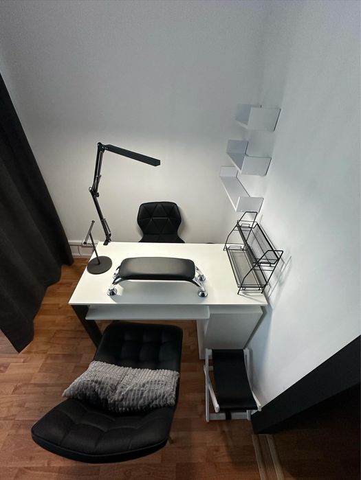 Стіл для майстра манікюру, манікюрний стіл