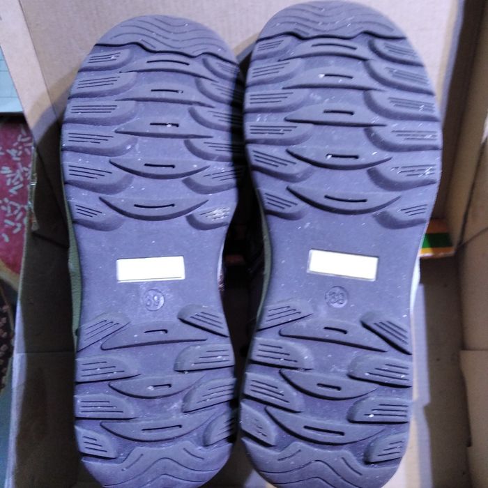 Продам ботинки зимние