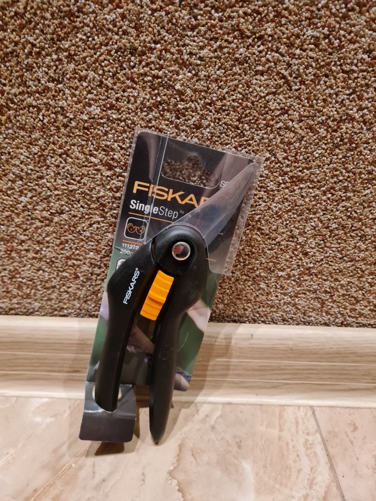 Nożyce sekator Fiskars Single Step SP27 (111270). Nowe!