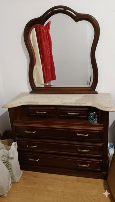 Comoda/guarda roupa/ guarda fatos