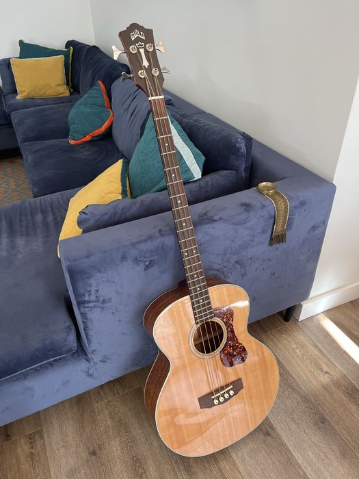 Baixo Guild B-140E Nat Westerly