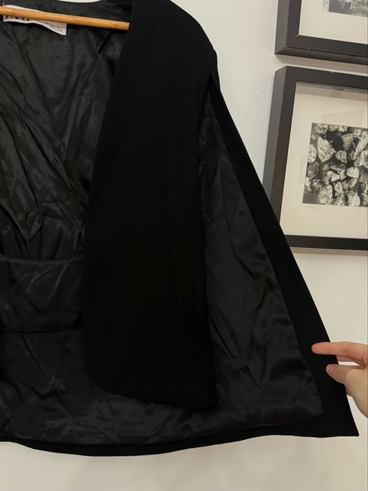 Жіночий кейповий піджак від Zara