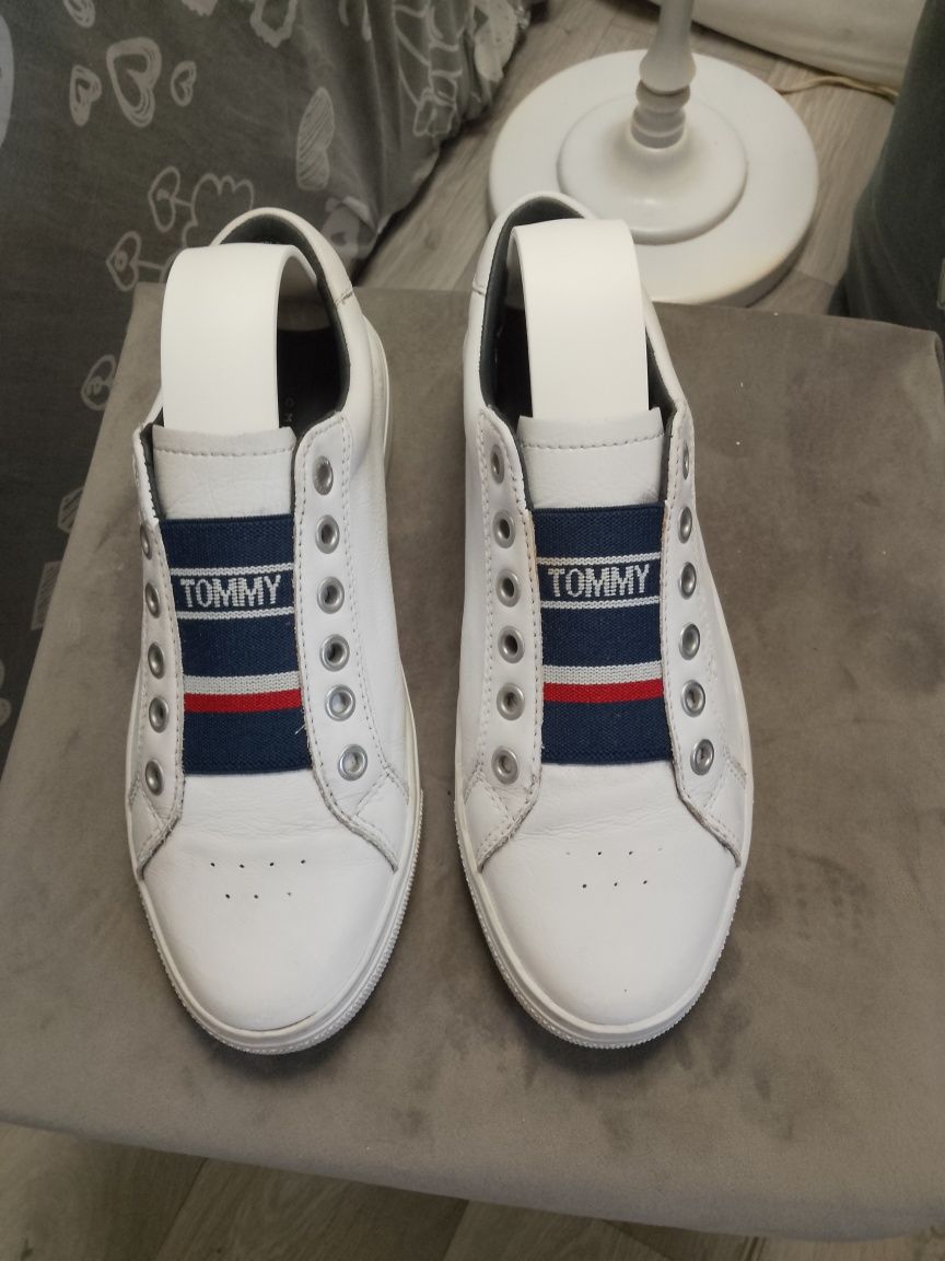 Tommy Hilfiger , кросівки жіночі