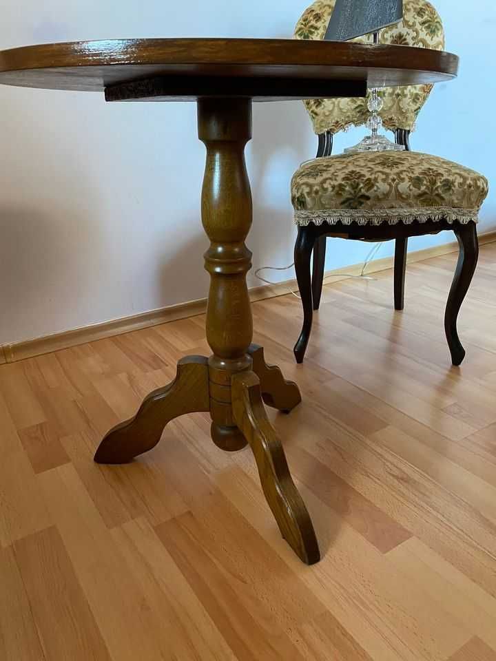 Krzesło ludwikowskie na sprężynach + stylowy stolik