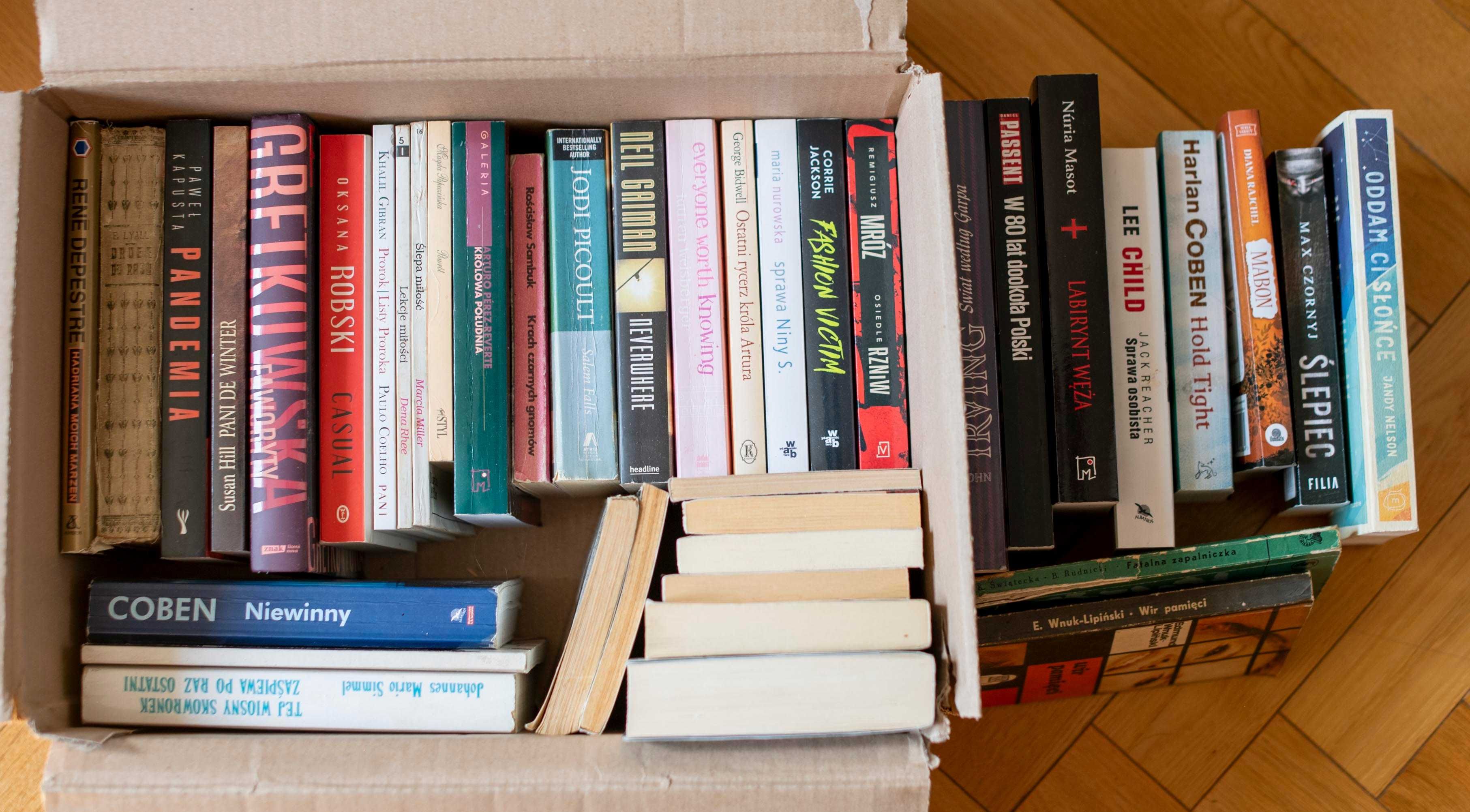 Zestaw Książek 40 szt Kryminały Romanse Literatura Kobieca Coben Child