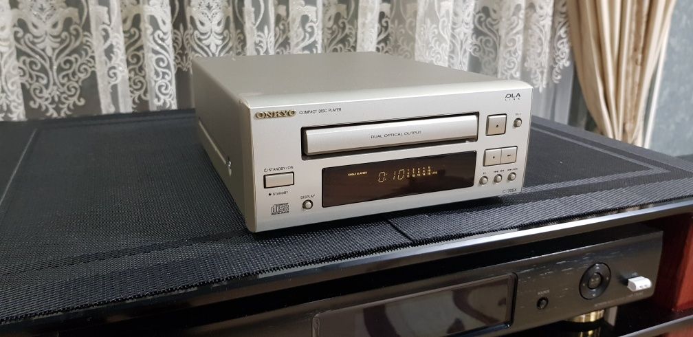 Onkyo C-705X compact disc player