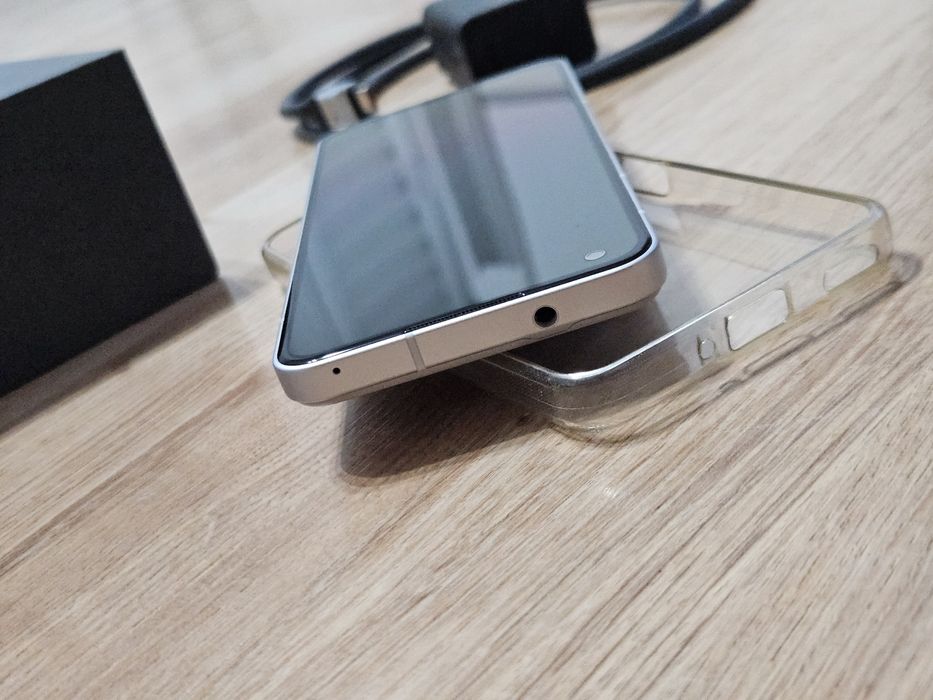 Asus zenfone 9 biały 8/128