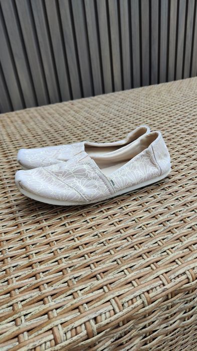 Różowe espadryle tenisówki Toms 38 pudrowy róż błyszczące