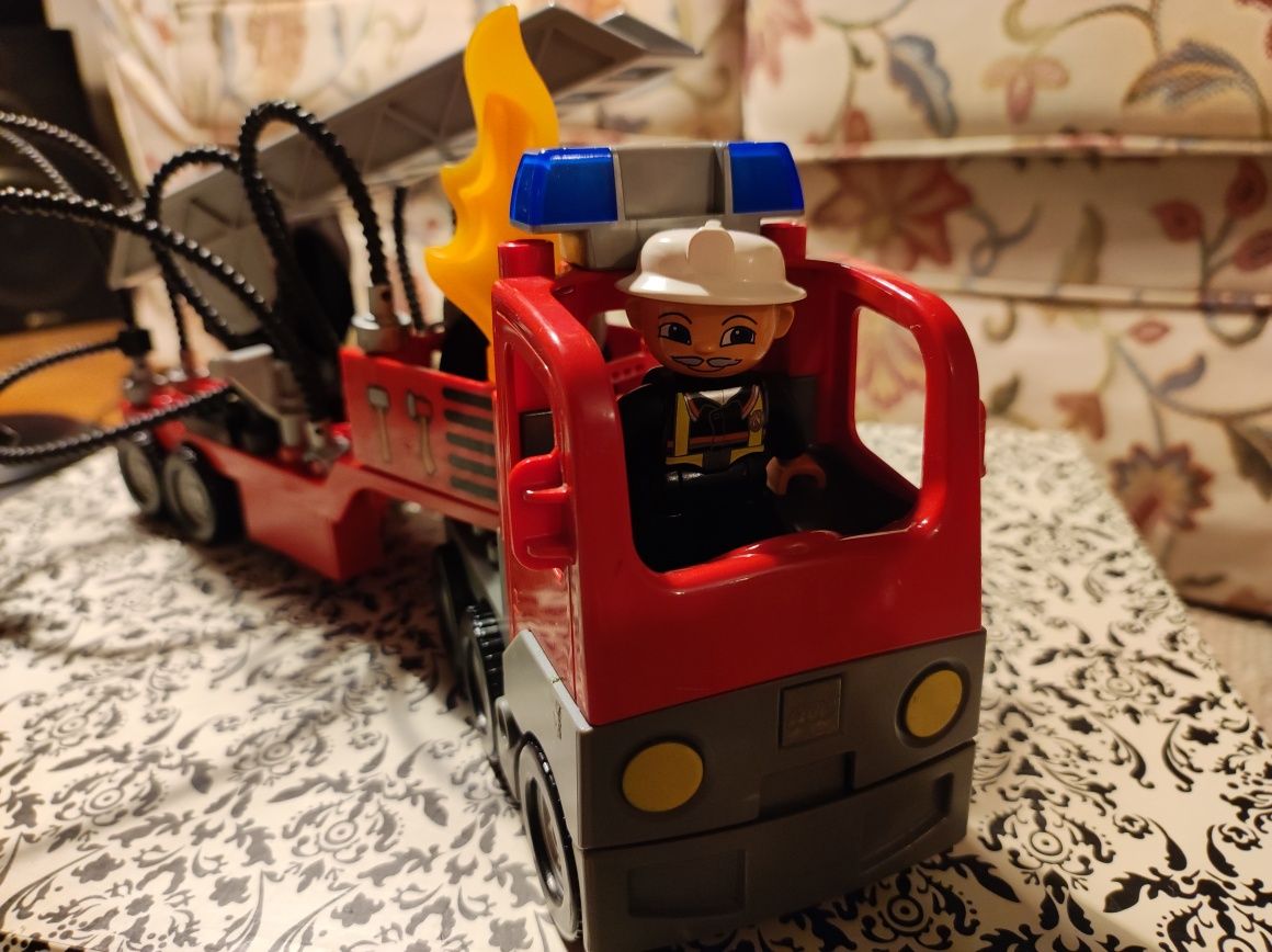 Duży wóz strażacki LEGO Duplo