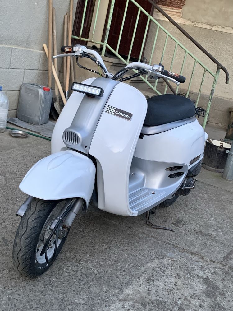 Скутер Honda af 24