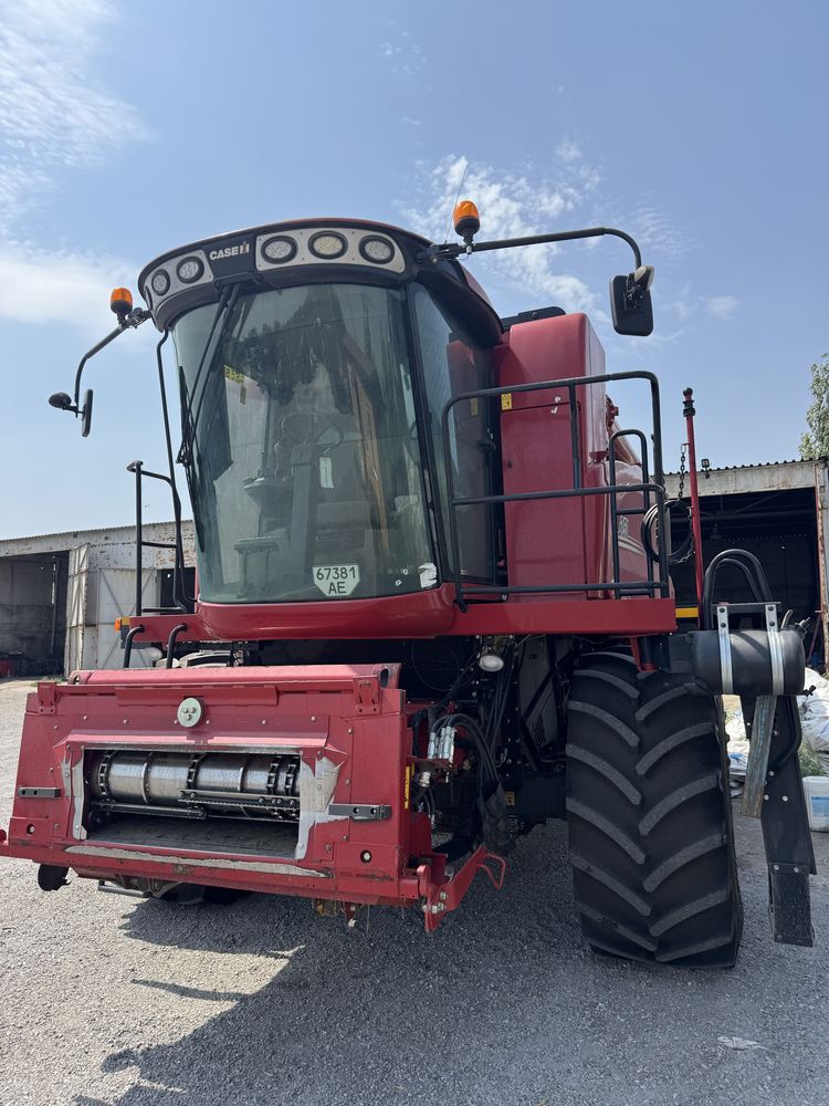 Комбайн Case 6150