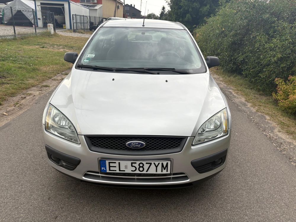 Ford Focus_2005r_1.8 benzyna_Hak_Kombi