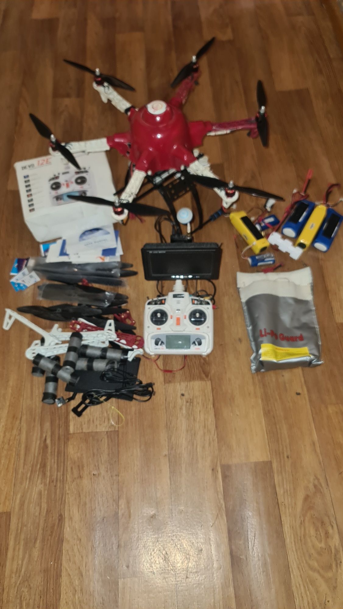 Dron dji f550       .