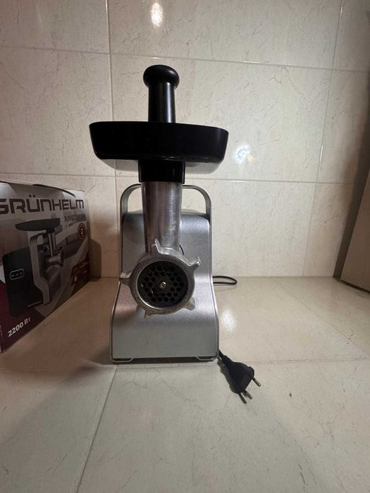 Електрична М'ясорубка з реверсом Grunhelm AMG220SB 2200W Чорний