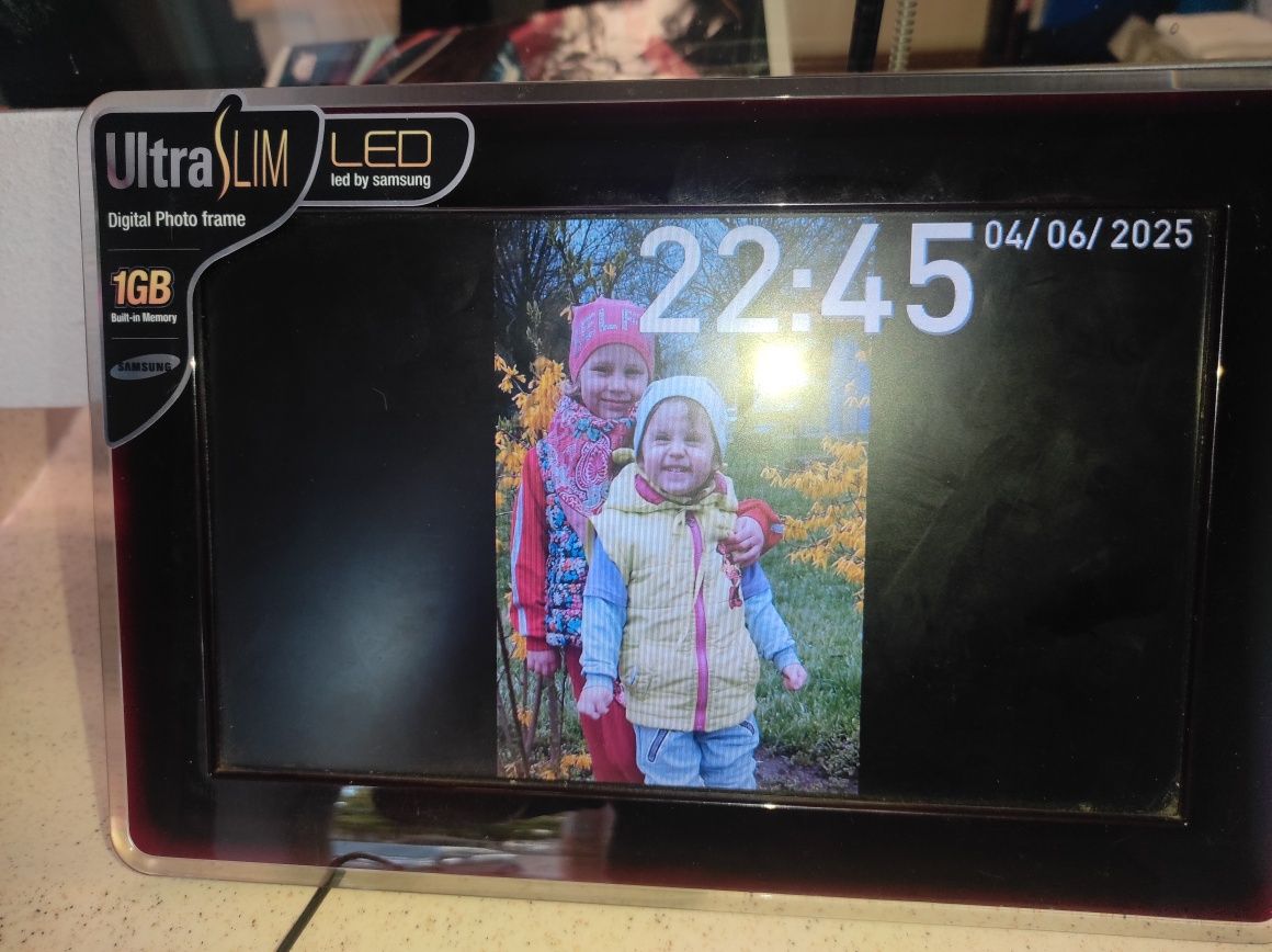 Продам цифрову фоторамки Samsung 10""