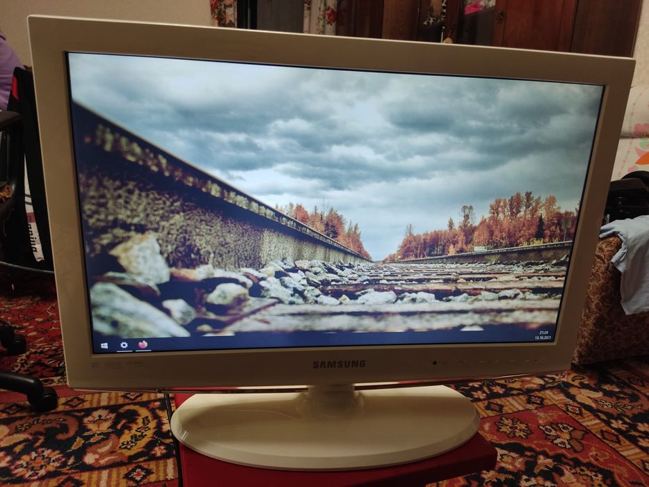 Телевизор Samsung LE22C451E2W