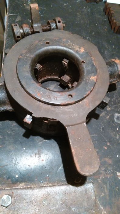 Новая. [ Клуп } Плашка-держатель с двойным набором резцов