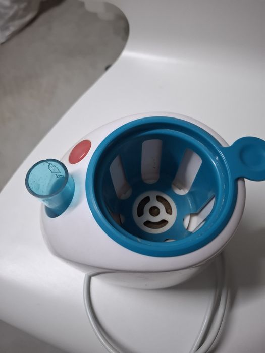 Aquecedor de biberão e outro copos