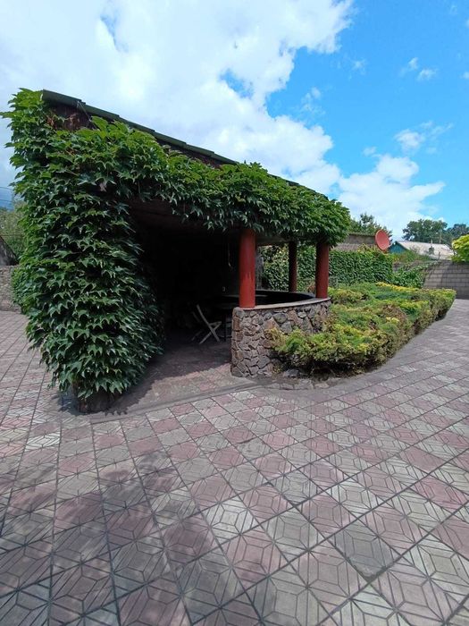 Продам дом в самом центре города . Rn