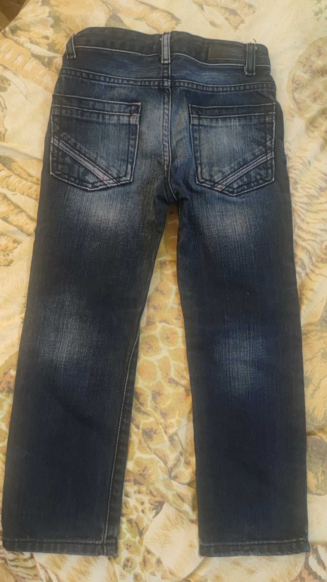 Стильні нові джинси