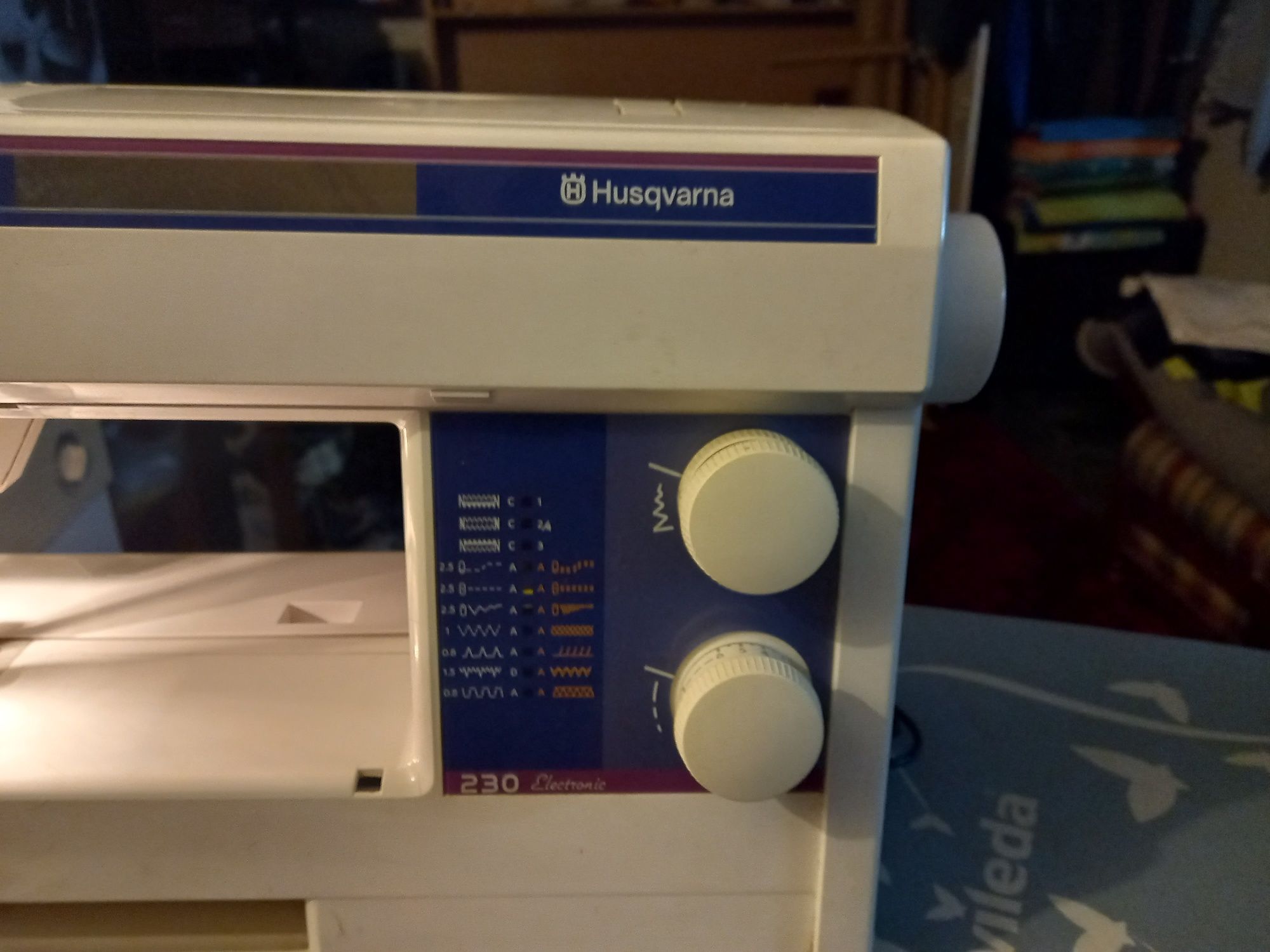 Máquina costura husqvarna 230