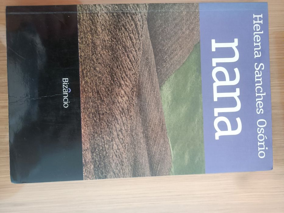 Vendo o Livro Nana
