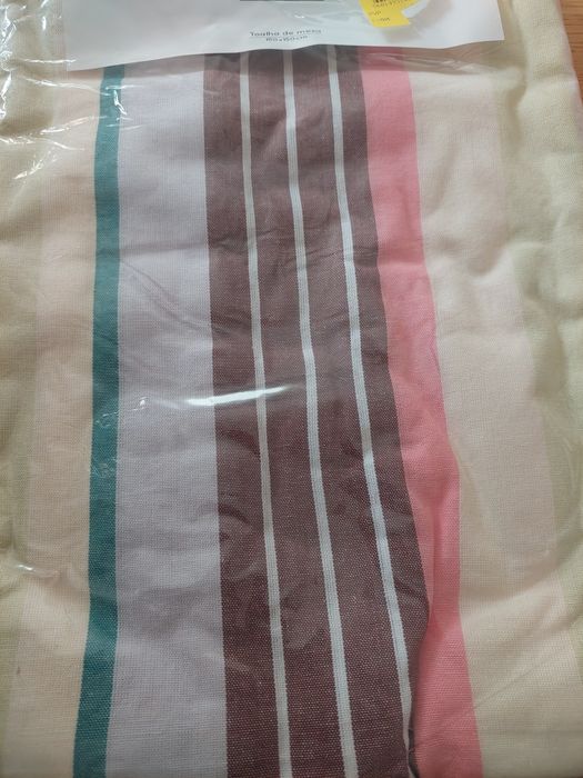 Toalha de mesa nova