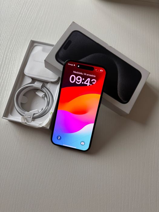 Apple iPhone 15pro czarny black titanium 128Gb