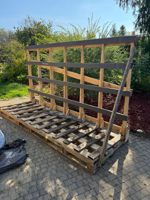 Stojak na okno - palety