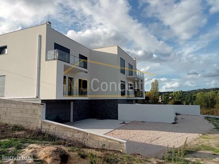 ️Moradia T4 | Garagem - Ourém️Zona tranquila️