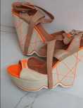 Buty na koturnie Guess 38