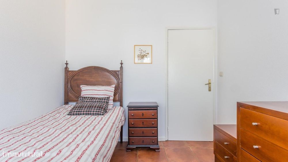 566963 - Quarto com cama de solteiro em casa...