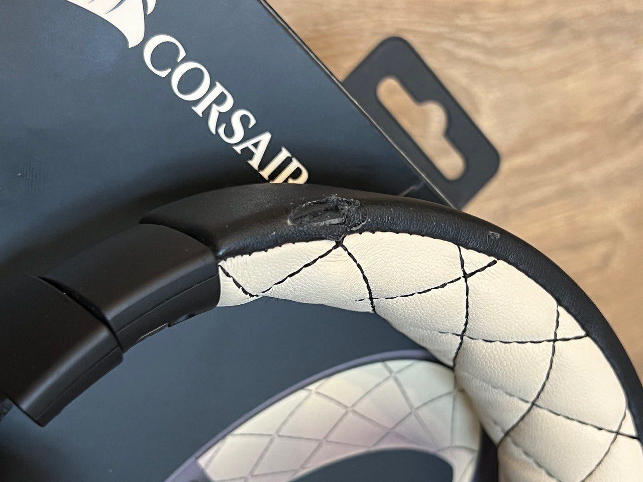 Безпровідні навушники Corsair HS70 Pro Wireless
