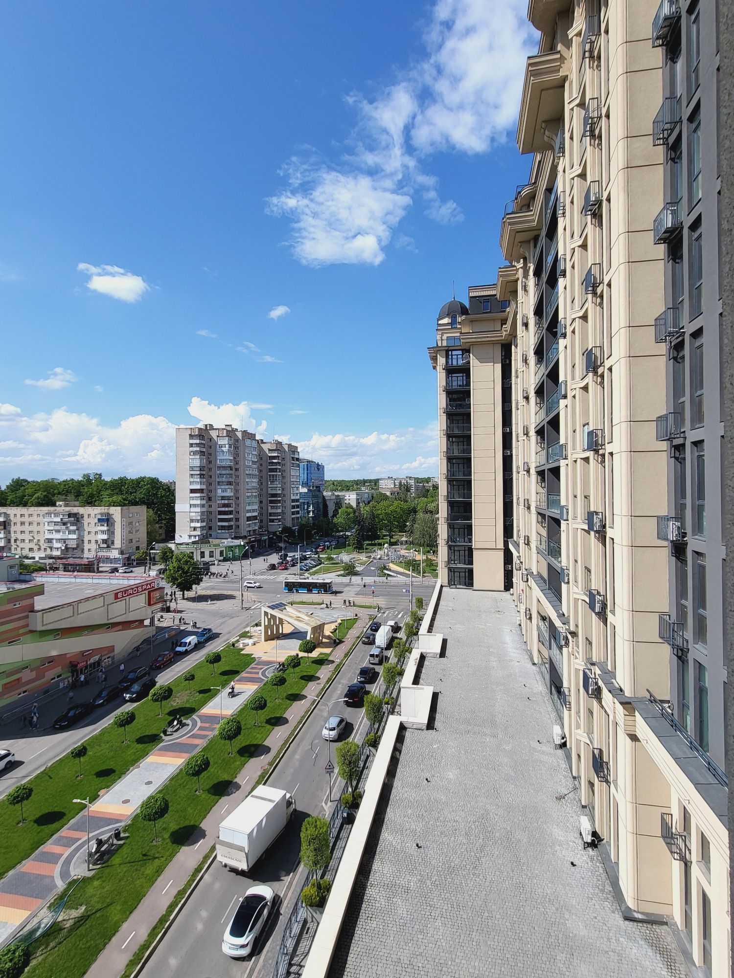 3х кімнатна квартира у самому центрі Вишеньки