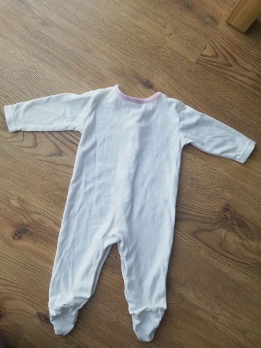 Pajacyk niemowlęcy dla dziewczynki biały r. 68 Myszka Minie 3-6msc