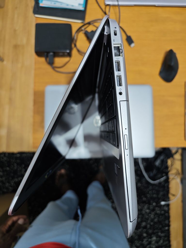HP probook 450 G4 i7-7TH GEN/256 SSD/8Go/15.6"FHD