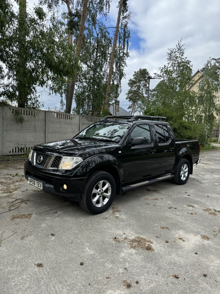 Пикап Nissan Navara 2.5 дизель автомат