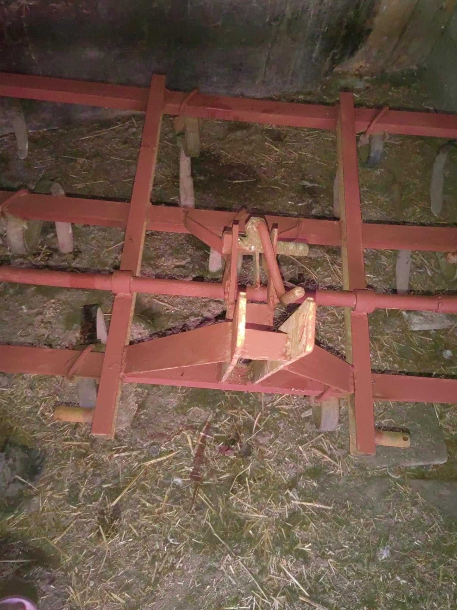 Drapacz/widełki ciągnikowe z ramieniem do podnośnika-stan bardzo dobry