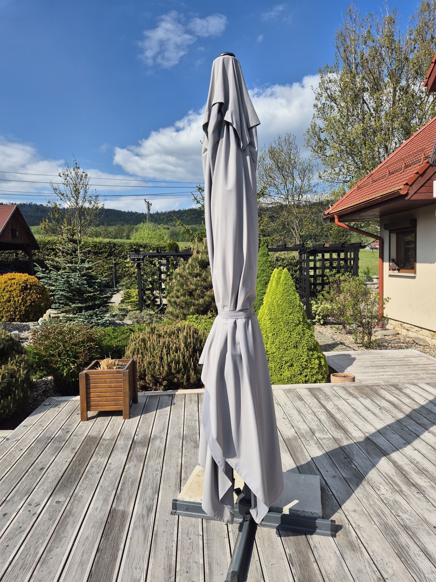 Parasol ogrodowy 3x4 metry z podstawą.