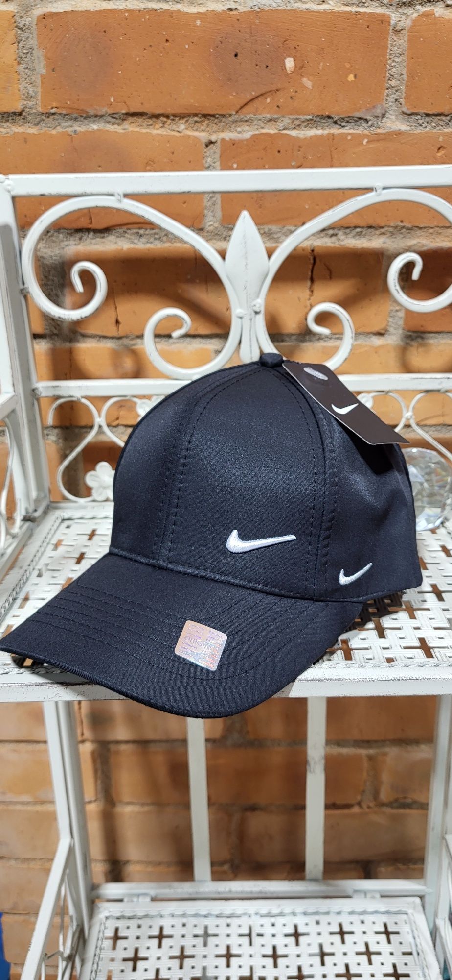Czarna czapka z daszkiem premium unisex nike